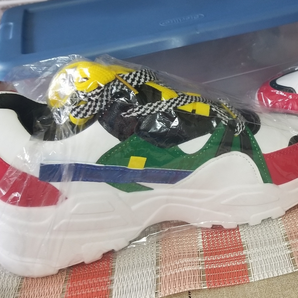 Women tennis shoes